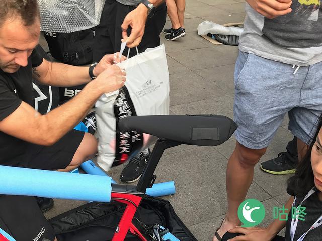 环广西自行车赛最佳车队如何将昂贵战车运到中国？带你一探究竟！
