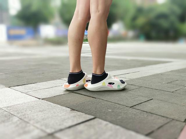 踩屎感就满足了？咕咚又推黑科技，缓解运动疲劳筋膜紧张很不错