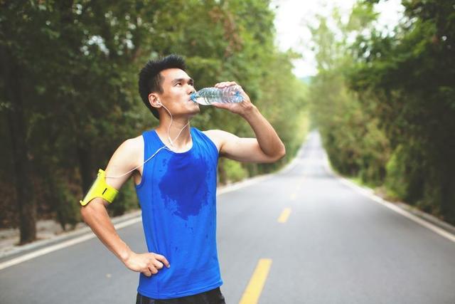 man-drinking-water-after-exercise-GettyImages-508394299-copy-57b333673df78cd39c44d2a9.jpg