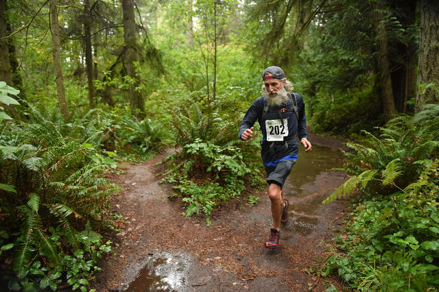 Paradise-Valley-old-guy-on-trail.jpg