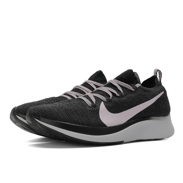 Flyknit1.jpg