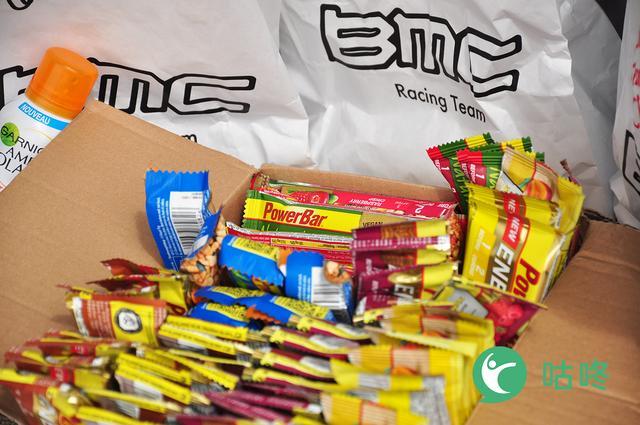 环广西自行车赛最佳车队BMC，赛中为车手提供什么样的食品补给？