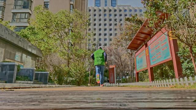 咕咚全掌碳板跑鞋42K，让“造风者”尽情去RUN